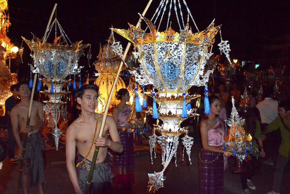 ขบวนแห่โคมยี่เป็ง ครั้งที่ 24 สวยงามอลังการ