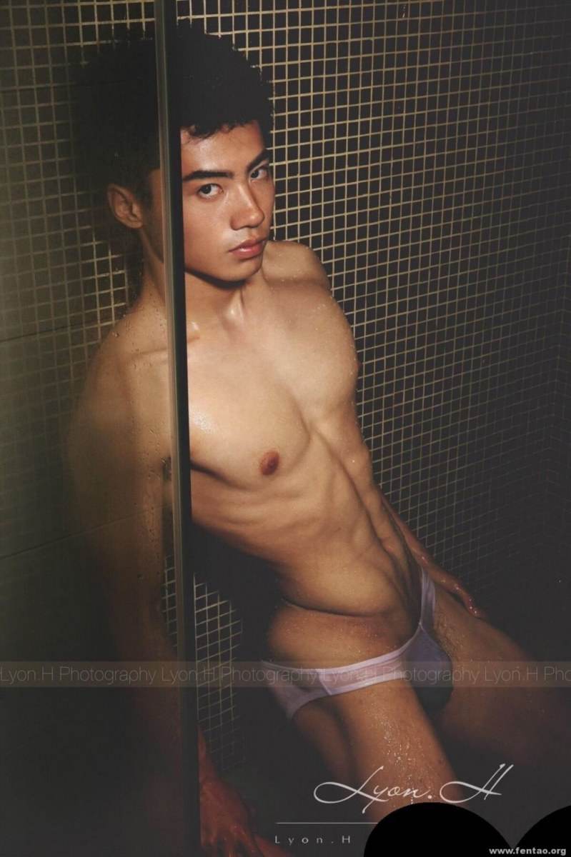 ถอดโชว์เรือนร่าง 945