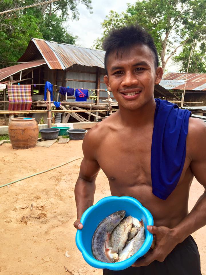 ผู้บ่าวไทบ้าน "บัวขาว บัญชาเมฆ"