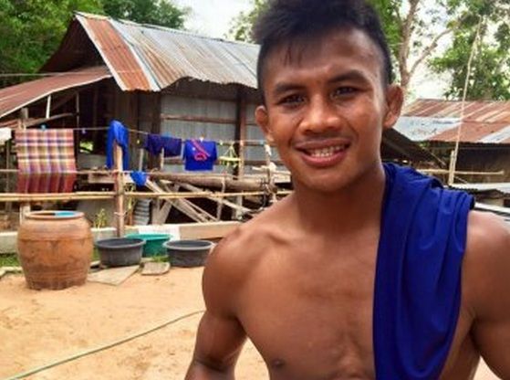 ผู้บ่าวไทบ้าน "บัวขาว บัญชาเมฆ"