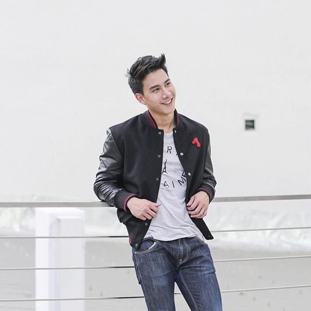 หล่อแซ่บนะ! &ldquo;ตุลย์ ภากร&ldquo; หรือ &ldquo;พี่อาร์ท&ldquo; หนุ่มแว่นใน &ldquo;ทางผ่านกามเทพ&ldquo;