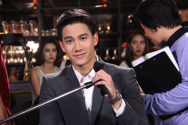 หล่อแซ่บนะ! &ldquo;ตุลย์ ภากร&ldquo; หรือ &ldquo;พี่อาร์ท&ldquo; หนุ่มแว่นใน &ldquo;ทางผ่านกามเทพ&ldquo;