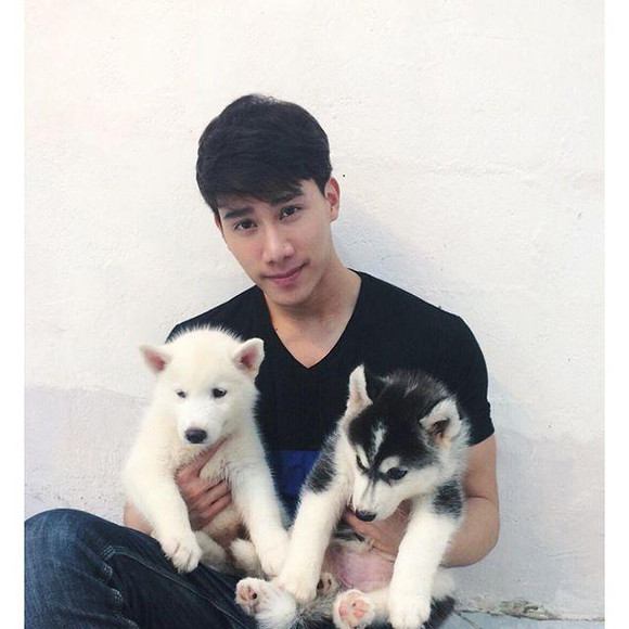 หล่อแซ่บนะ! &ldquo;ตุลย์ ภากร&ldquo; หรือ &ldquo;พี่อาร์ท&ldquo; หนุ่มแว่นใน &ldquo;ทางผ่านกามเทพ&ldquo;