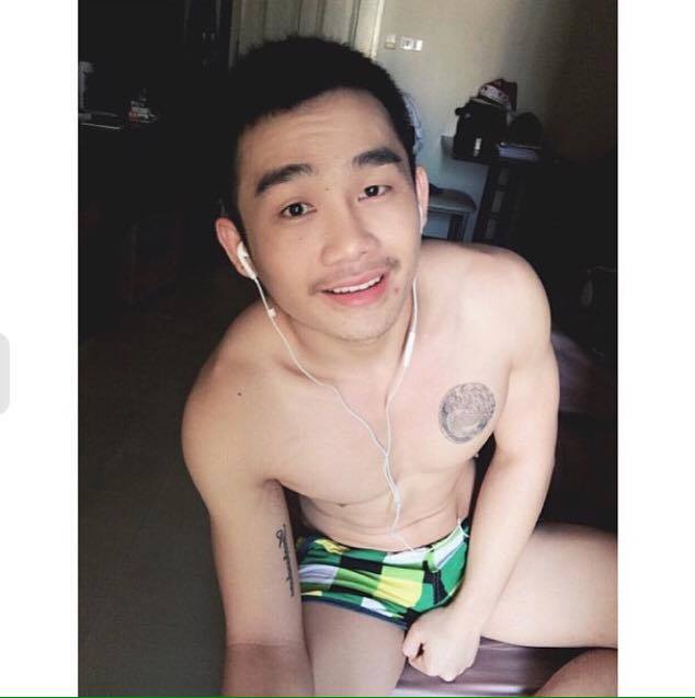 บ้ากล้าม นม และวงแขน