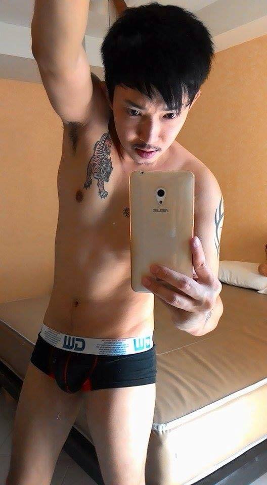 บ้ากล้าม นม และวงแขน