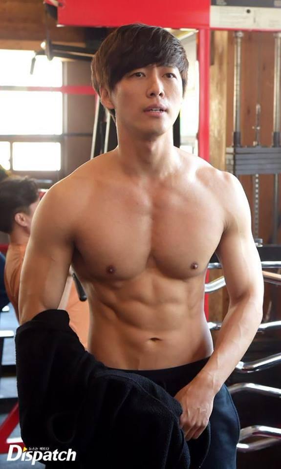 บ้ากล้าม นม และวงแขน