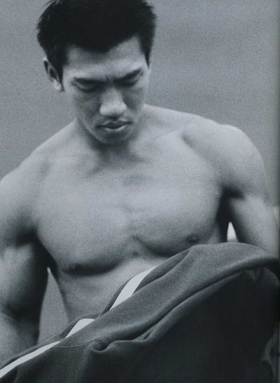 "ซุปเปอร์บอล"ภราดร ศรีชาพันธุ์ (ภาพเก่าย้อนไปเมื่อ 10 กว่าปีที่แล้ว)