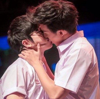 จูบดูดดื่มระหว่าง ชายกับชาย ....2015