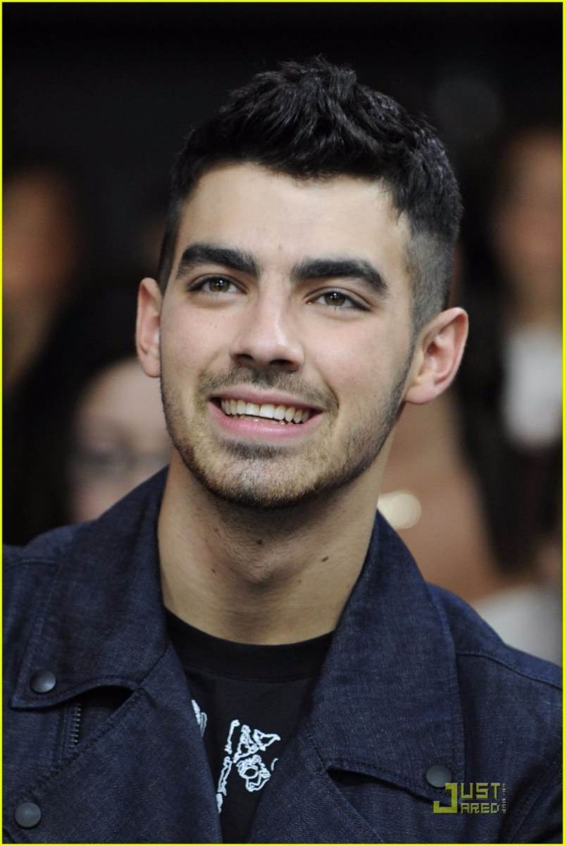หล่อเข้ม ขนเครา เร้าใจ
