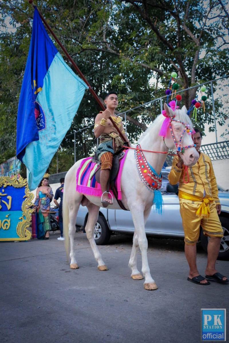 สุดอลังการ!!พาเหรดโรงเรียนชายล้วนชื่อดังย่านเอกมัย!!เท่ๆทั้งนั้น