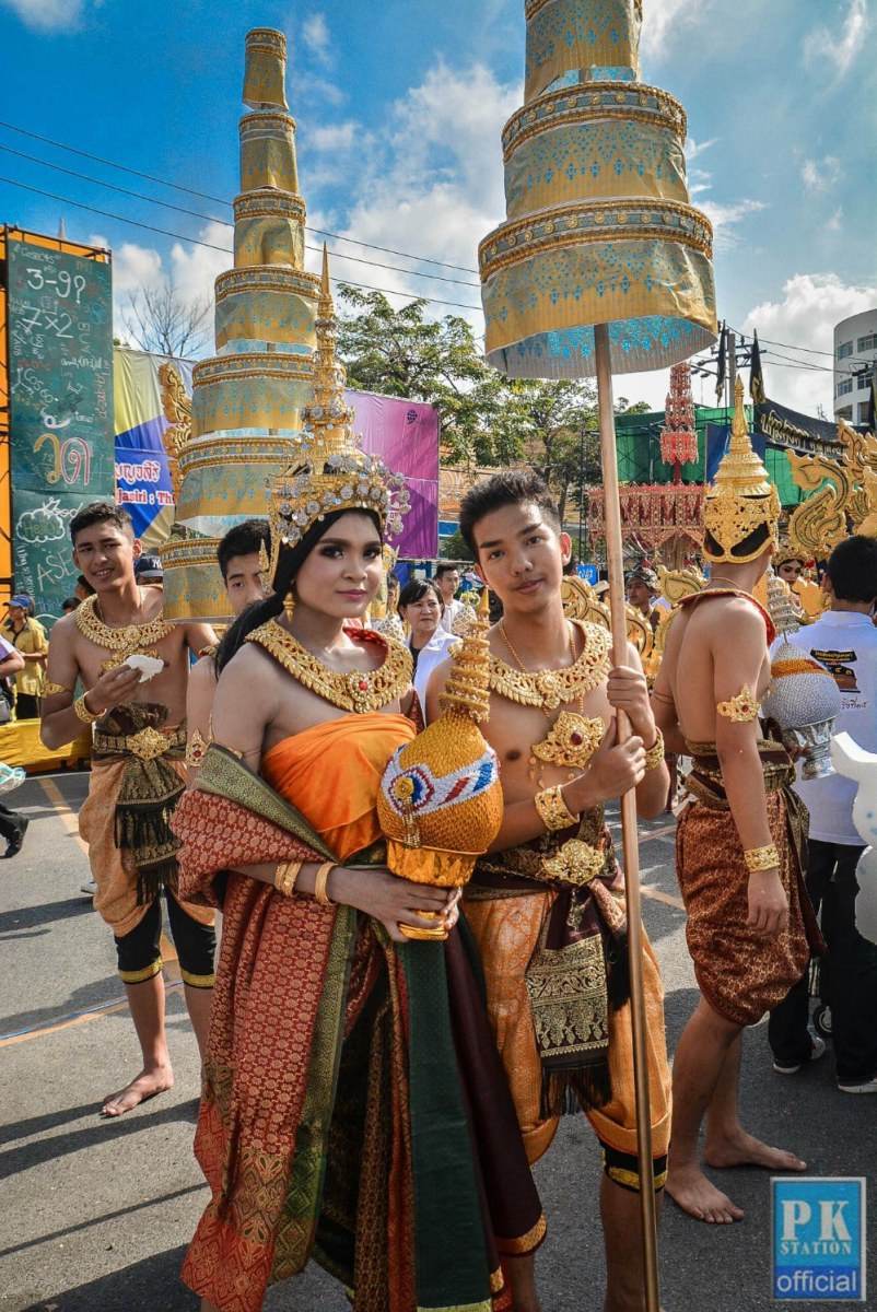 สุดอลังการ!!พาเหรดโรงเรียนชายล้วนชื่อดังย่านเอกมัย!!เท่ๆทั้งนั้น