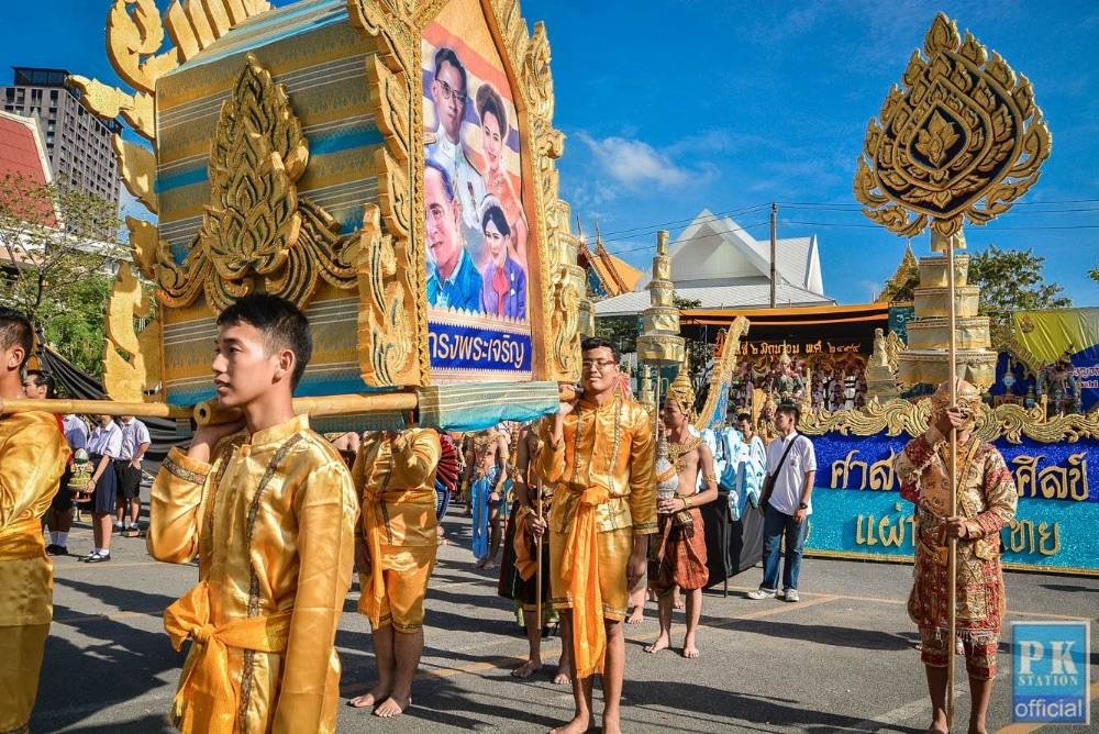 สุดอลังการ!!พาเหรดโรงเรียนชายล้วนชื่อดังย่านเอกมัย!!เท่ๆทั้งนั้น