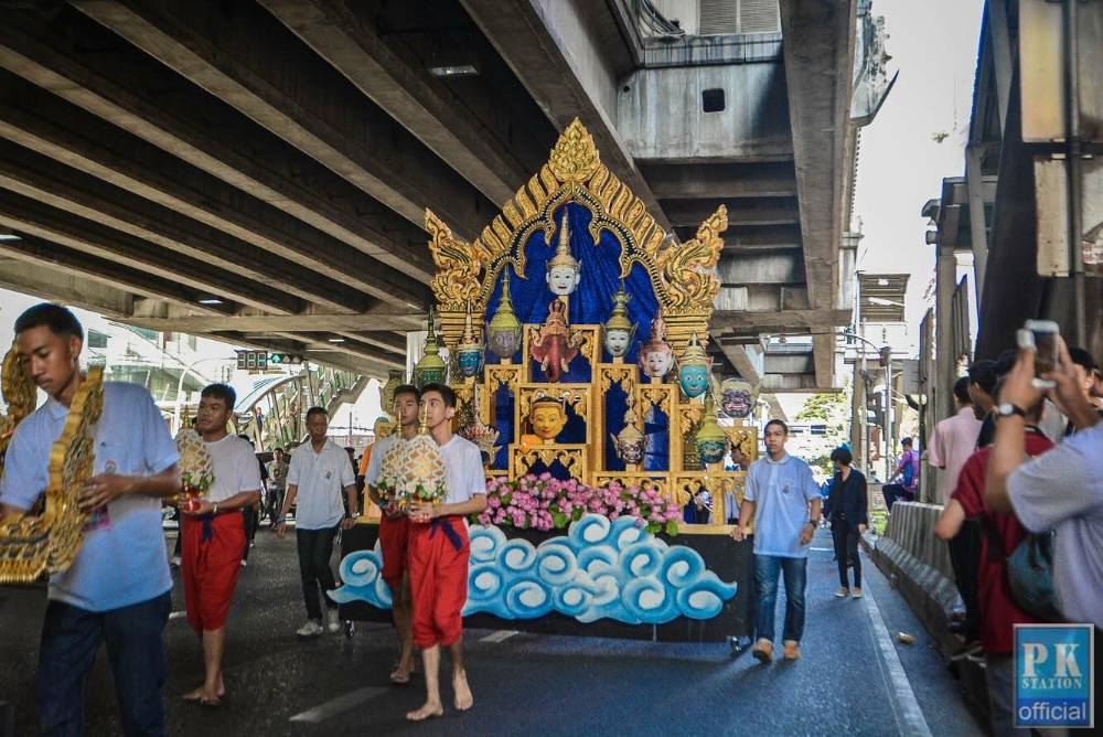 สุดอลังการ!!พาเหรดโรงเรียนชายล้วนชื่อดังย่านเอกมัย!!เท่ๆทั้งนั้น