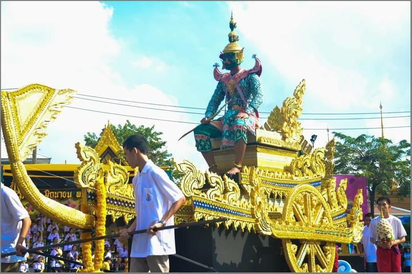 สุดอลังการ!!พาเหรดโรงเรียนชายล้วนชื่อดังย่านเอกมัย!!เท่ๆทั้งนั้น