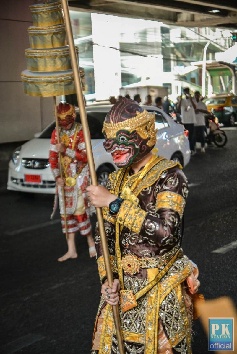 สุดอลังการ!!พาเหรดโรงเรียนชายล้วนชื่อดังย่านเอกมัย!!เท่ๆทั้งนั้น