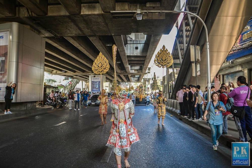 สุดอลังการ!!พาเหรดโรงเรียนชายล้วนชื่อดังย่านเอกมัย!!เท่ๆทั้งนั้น