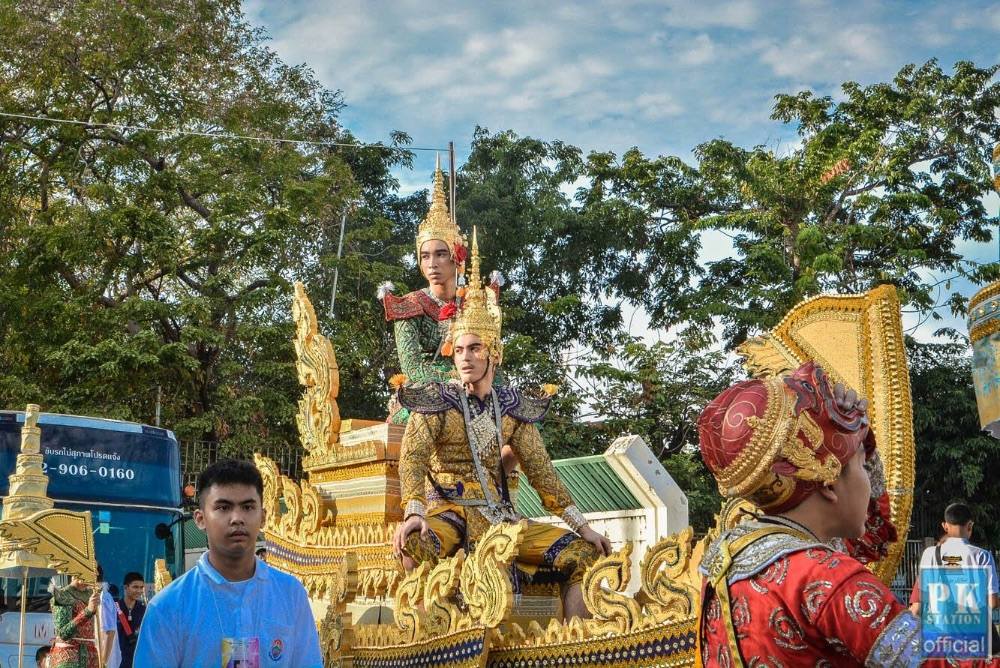 สุดอลังการ!!พาเหรดโรงเรียนชายล้วนชื่อดังย่านเอกมัย!!เท่ๆทั้งนั้น