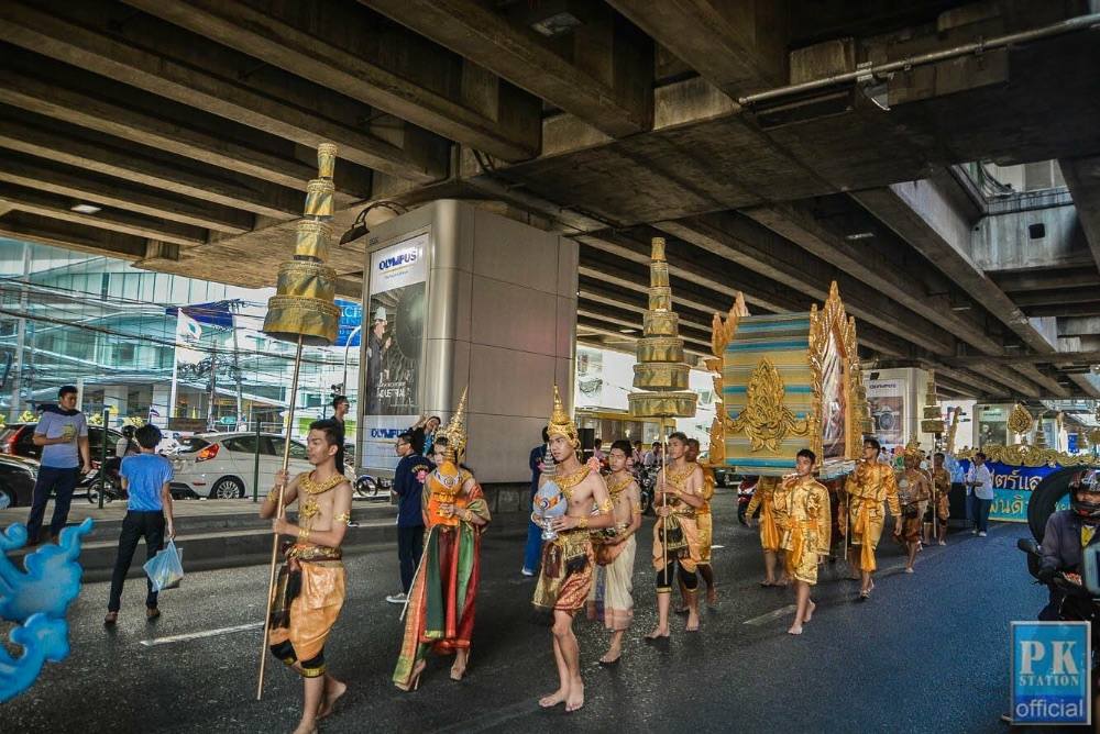 สุดอลังการ!!พาเหรดโรงเรียนชายล้วนชื่อดังย่านเอกมัย!!เท่ๆทั้งนั้น