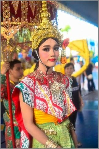 สุดอลังการ!!พาเหรดโรงเรียนชายล้วนชื่อดังย่านเอกมัย!!เท่ๆทั้งนั้น