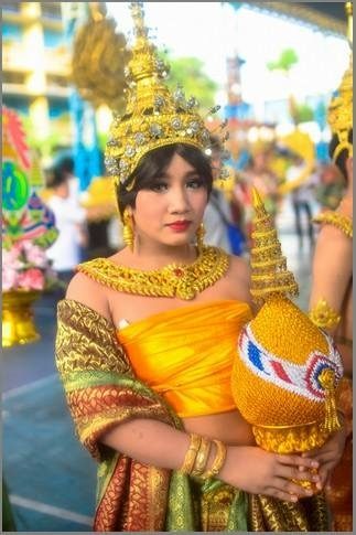 สุดอลังการ!!พาเหรดโรงเรียนชายล้วนชื่อดังย่านเอกมัย!!เท่ๆทั้งนั้น