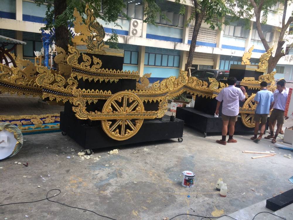 สุดอลังการ!!พาเหรดโรงเรียนชายล้วนชื่อดังย่านเอกมัย!!เท่ๆทั้งนั้น
