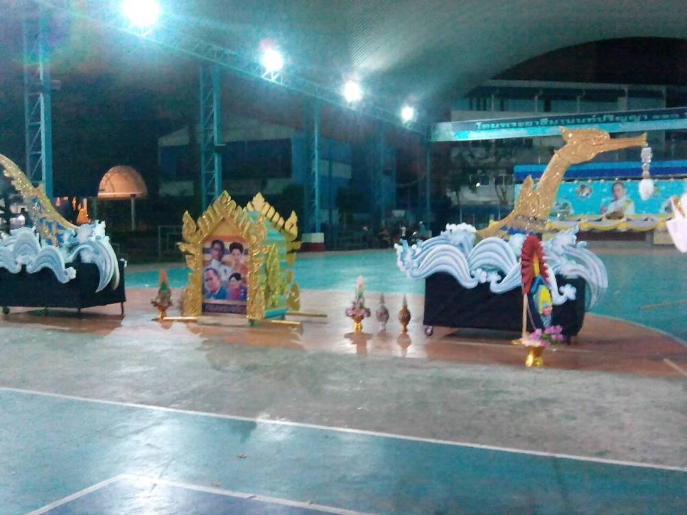 สุดอลังการ!!พาเหรดโรงเรียนชายล้วนชื่อดังย่านเอกมัย!!เท่ๆทั้งนั้น