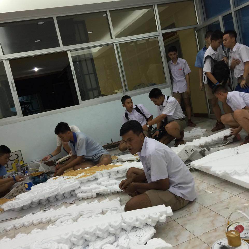 สุดอลังการ!!พาเหรดโรงเรียนชายล้วนชื่อดังย่านเอกมัย!!เท่ๆทั้งนั้น