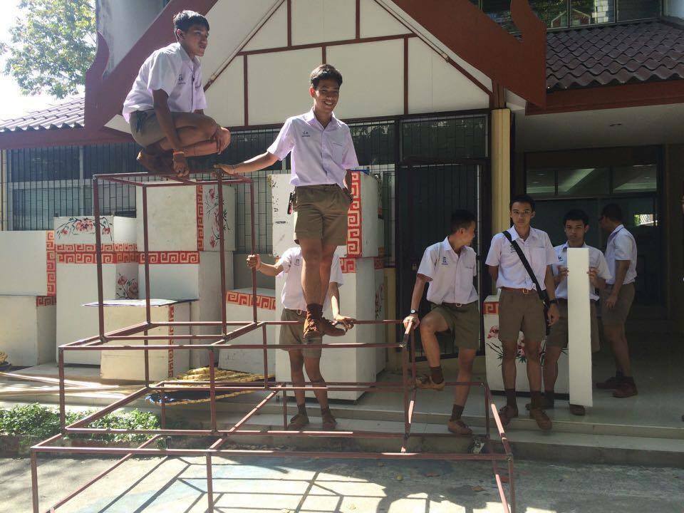 สุดอลังการ!!พาเหรดโรงเรียนชายล้วนชื่อดังย่านเอกมัย!!เท่ๆทั้งนั้น