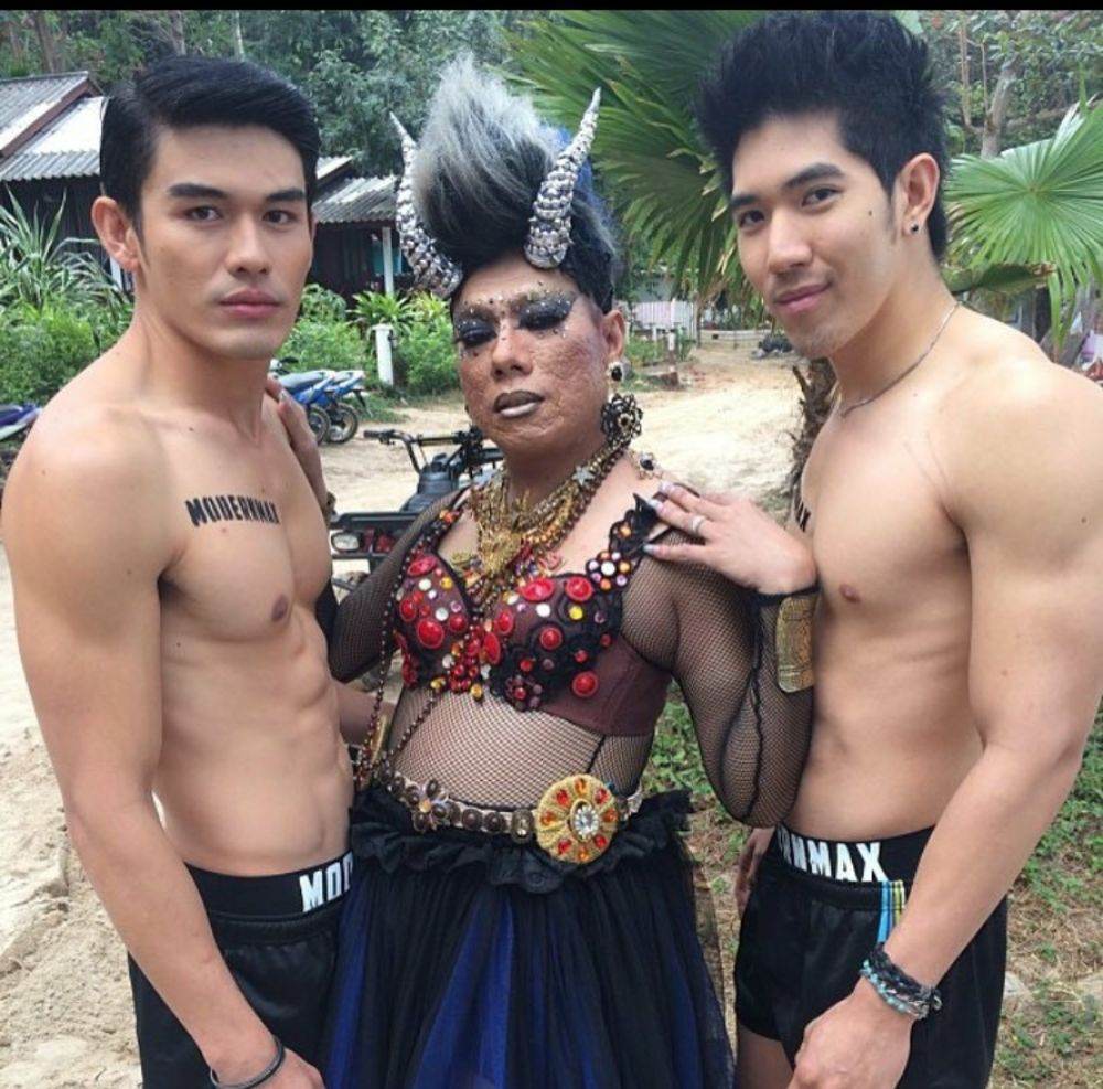 "ไข่มุก ซุปตาร์ (หน้าผี)" นางโชว์คิวทอง..ชีวิตนางดี๊ดี!!