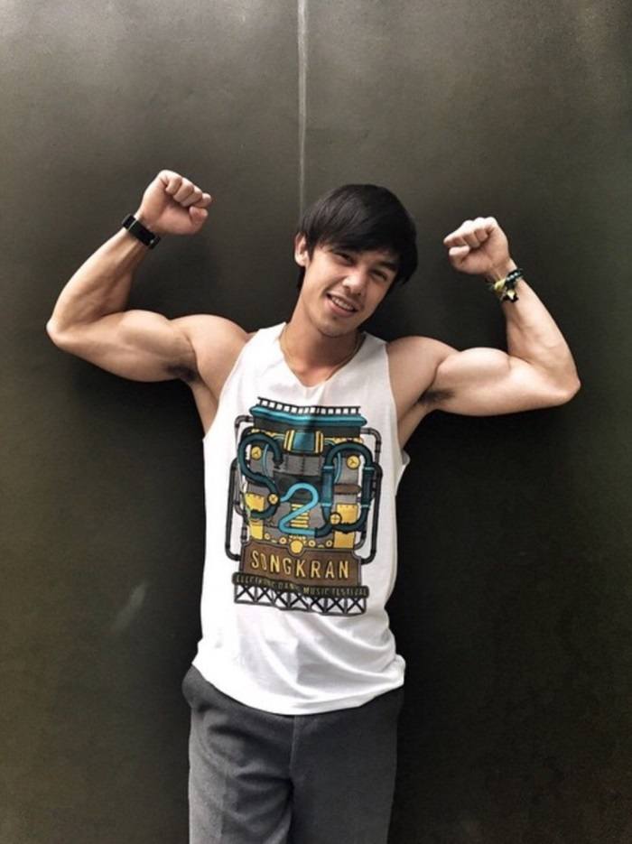 หนุ่มแซ่บน่าเลีย