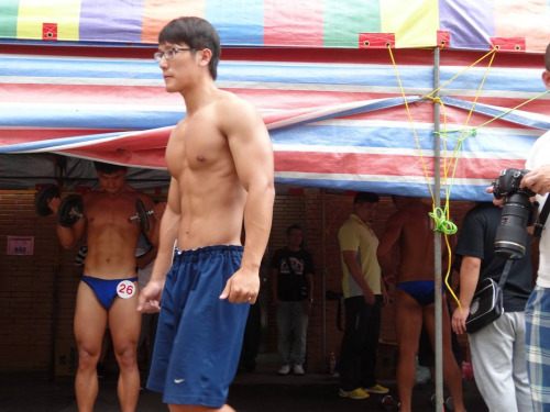 ถอดโชว์เรือนร่าง 968