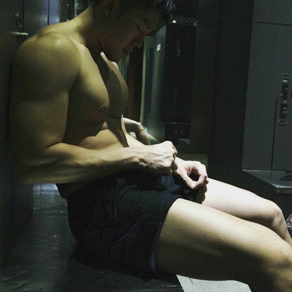 ตี๋หล่อกล้ามแน่น
