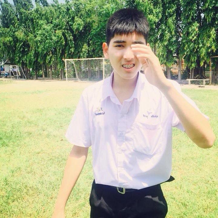 Cute boy หนุ่มน่ารักโรงเรียนราชดำริ