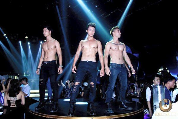 นายแบบแซ่บๆ ผับที่ฮานอย (เวียดนาม)