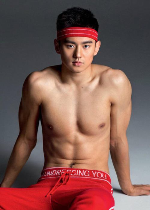 Ning ze tao หน้าตาดี กีฬาเด่น ขี้เล่น รักสัตว์