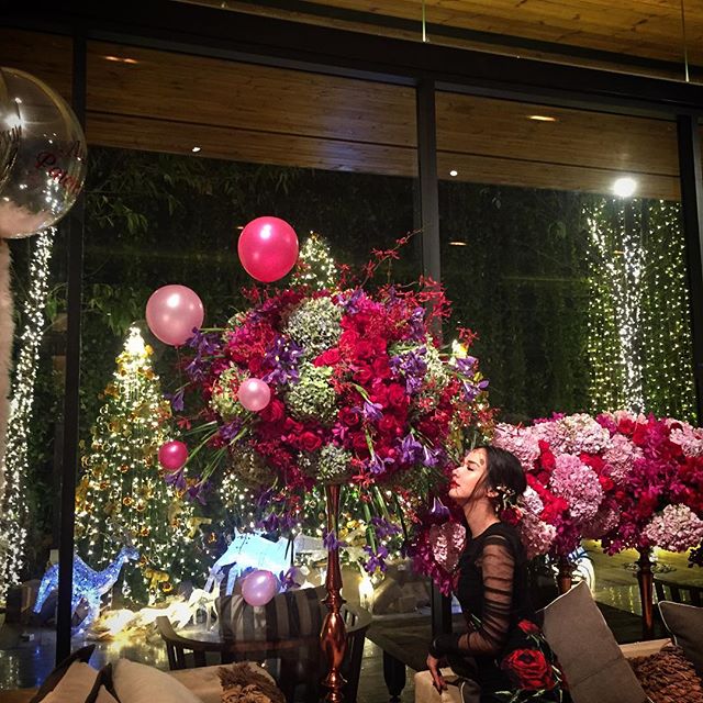 อั้ม พัชราภา สวย เจิด คลาสซี่ @Birthday Party Flowers Theme