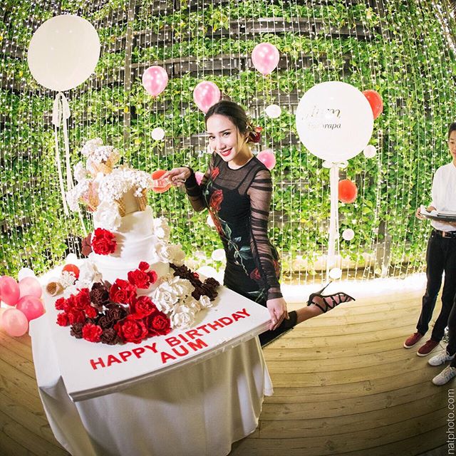 อั้ม พัชราภา สวย เจิด คลาสซี่ @Birthday Party Flowers Theme