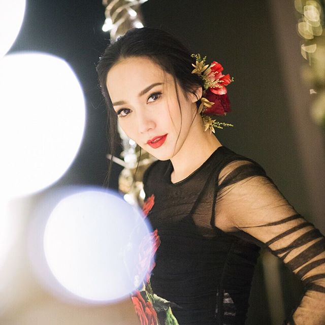 อั้ม พัชราภา สวย เจิด คลาสซี่ @Birthday Party Flowers Theme