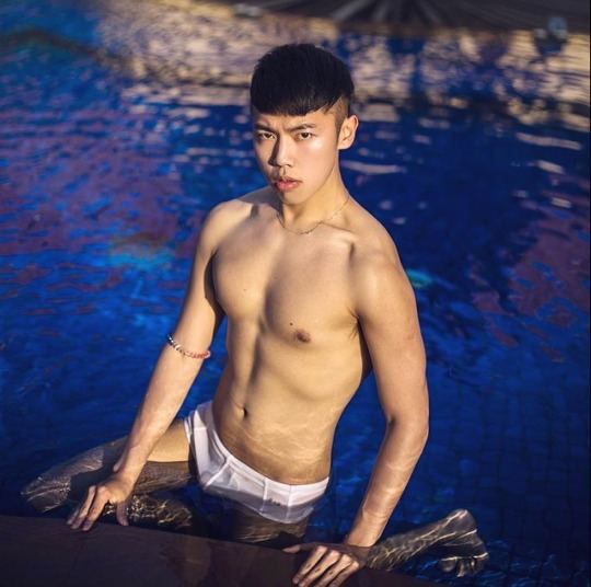 ถอดโชว์เรือนร่าง 991