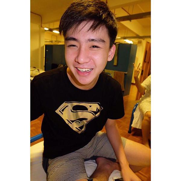ซูมภาพให้ชัดเจน..หล่อน่ากินทั้งนั้น