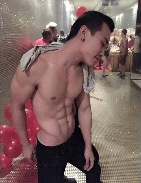 เกย์หุ่นแซ่บ