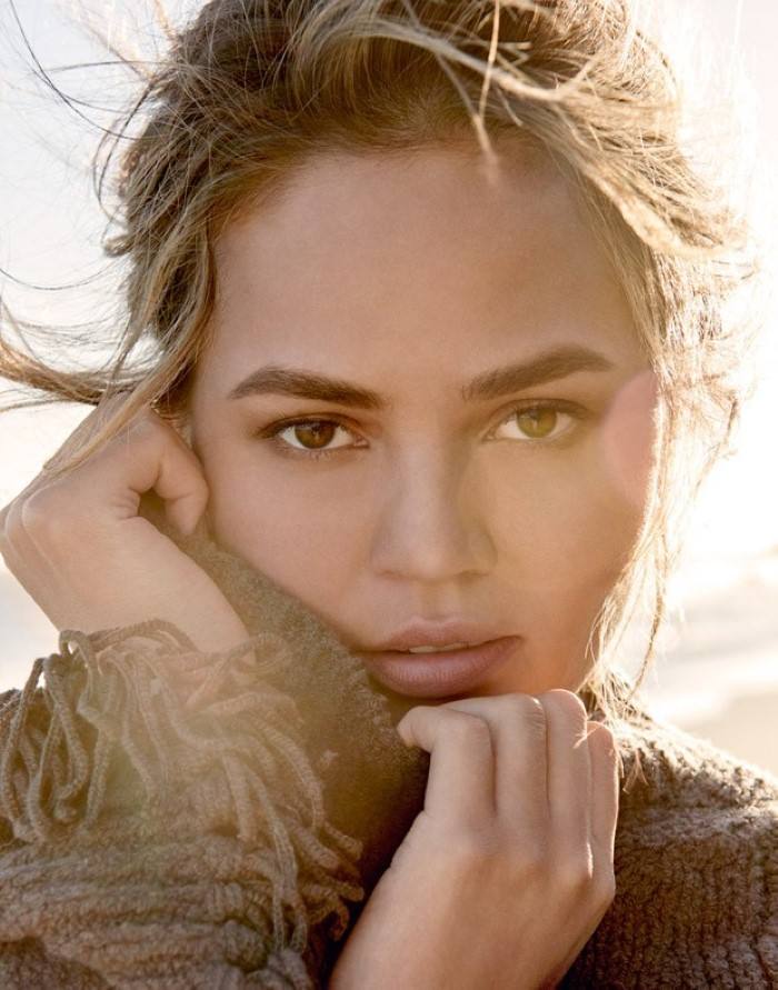 Chrissy Teigen @ VOGUE THAILAND no.36 January 2016