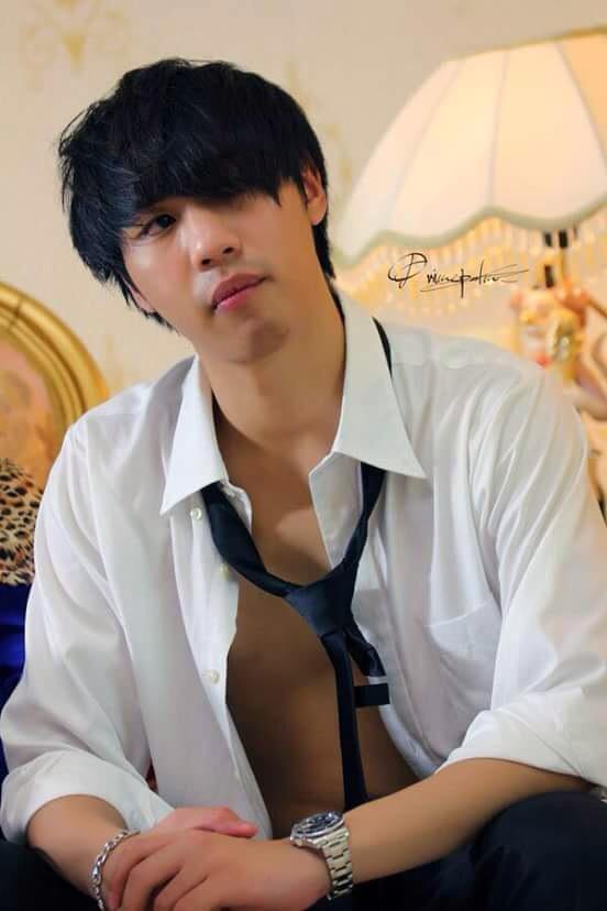 ไวท์ (ปุณณ์ เลิฟซิก)