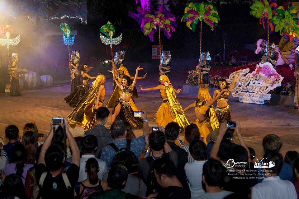 ประมวลภาพงานอลังการฟลอร่าคาร์นิวัล(ขบวนพาเหรด) ณ เพลาเพลิน บุรีรัมย์
