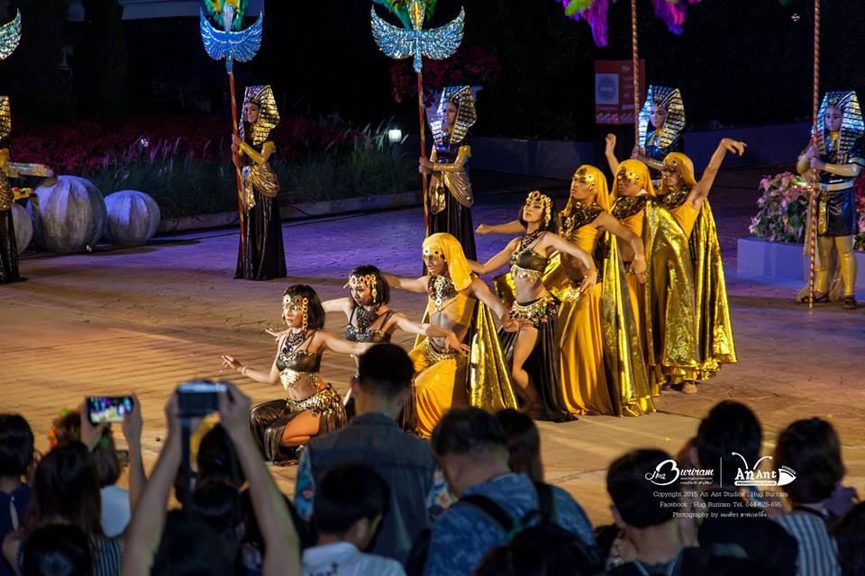 ประมวลภาพงานอลังการฟลอร่าคาร์นิวัล(ขบวนพาเหรด) ณ เพลาเพลิน บุรีรัมย์