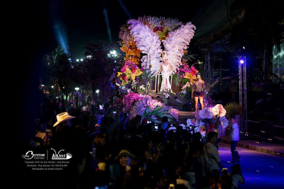 ประมวลภาพงานอลังการฟลอร่าคาร์นิวัล(ขบวนพาเหรด) ณ เพลาเพลิน บุรีรัมย์