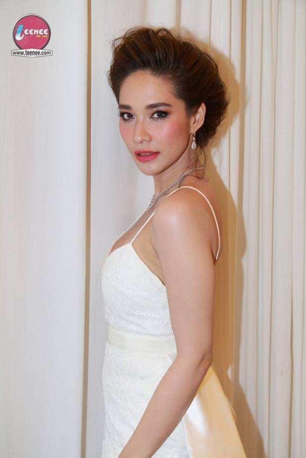 นี่แหละ!! ชุดที่ พลอย เฌอมาลย์ ไม่ยอมขึ้นเวที Star Theque GTH 11 ปีแสงคอนเสิร์ต โป๊มั้ยดูเอา?