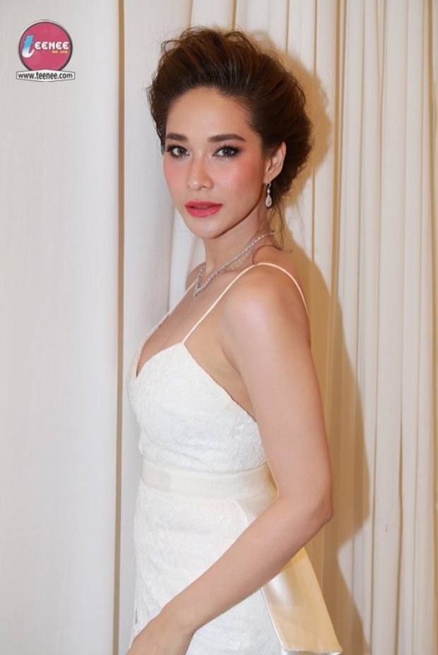 นี่แหละ!! ชุดที่ พลอย เฌอมาลย์ ไม่ยอมขึ้นเวที Star Theque GTH 11 ปีแสงคอนเสิร์ต โป๊มั้ยดูเอา?