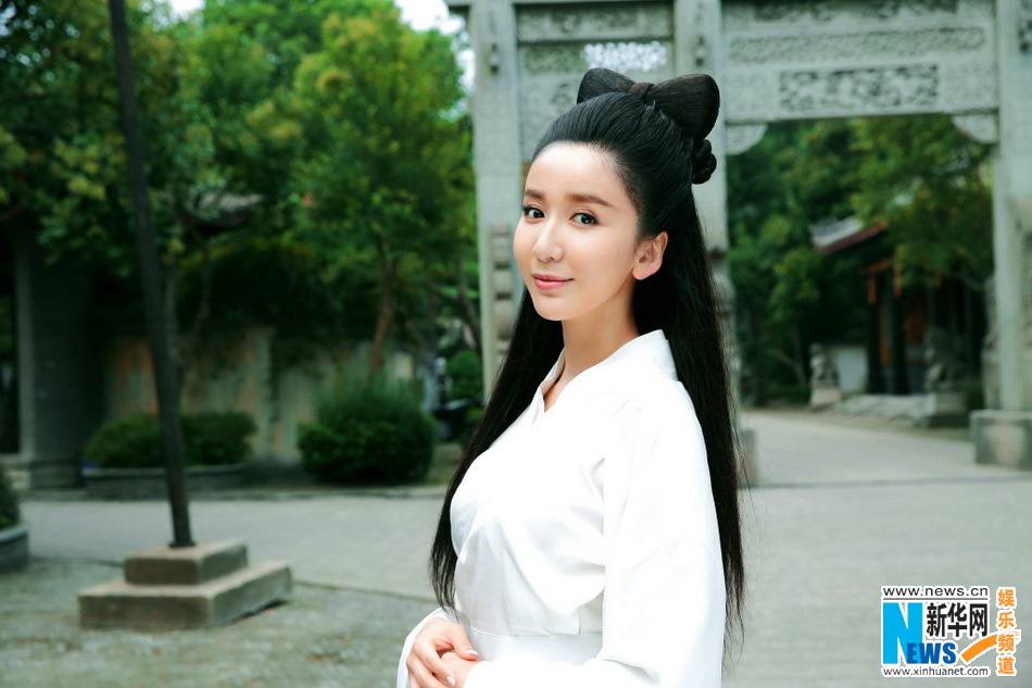 Lou Yi Xiao ถ่ายแบบ Nie Xiaoqian