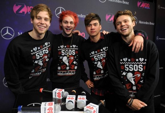 ฮือฮา!! 4 หนุ่ม บอยแบนด์วง 5 Seconds of Summer เปลือยขึ้นปก"โรลลิง สโตน" จะมาเปิดการแสดงในไทย มีนาคม 2559